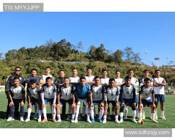 追逐梦想的足球道路从青涩少年到职业赛场的成长之旅